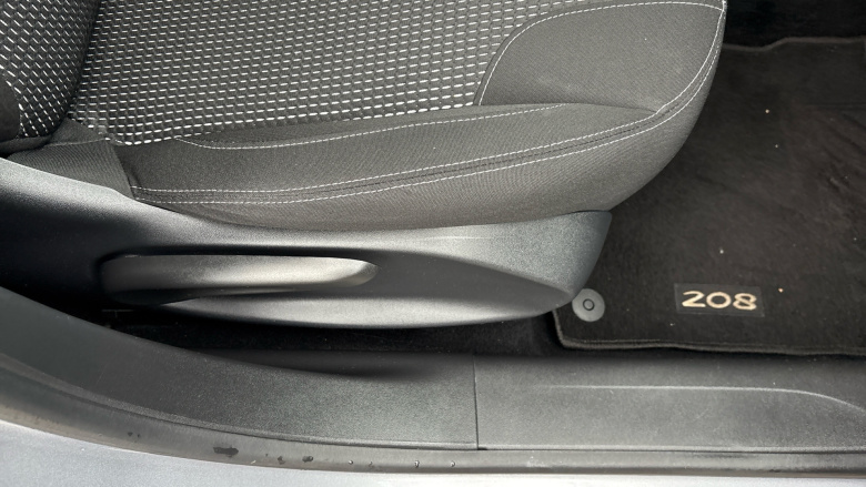 Peugeot 208 1.2 PureTech 82 Tech Edition 5dr [Start Stop] Petrol Hatchback